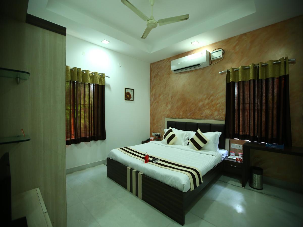 Oyo 2282 Velachery 3*