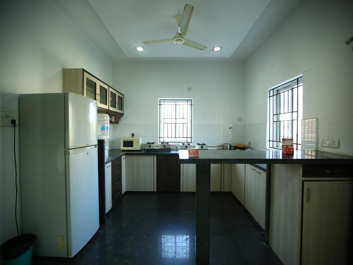 Oyo 2282 Velachery Chennai