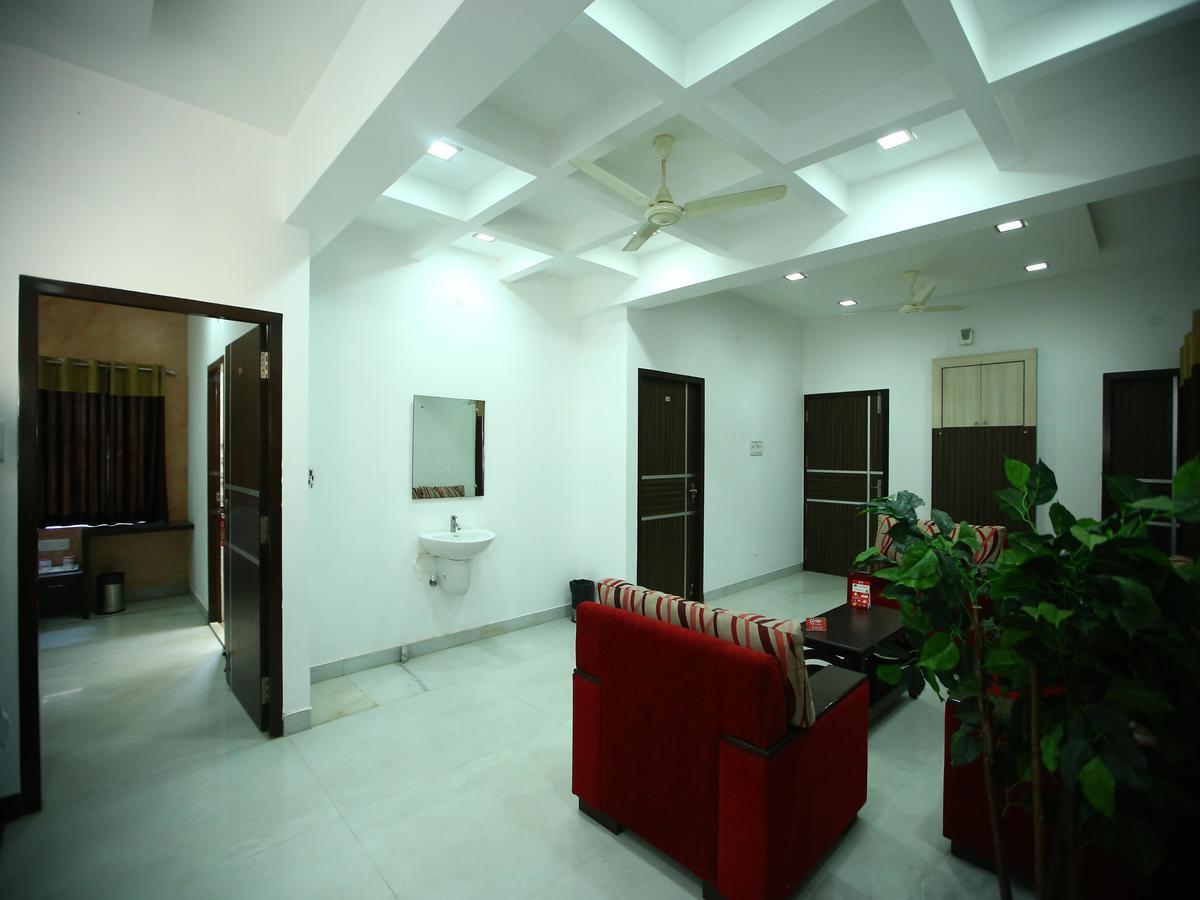 Oyo 2282 Velachery Chennai